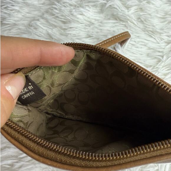 y2k COACH Leather Brown Wristlet - Picture 6 of 9